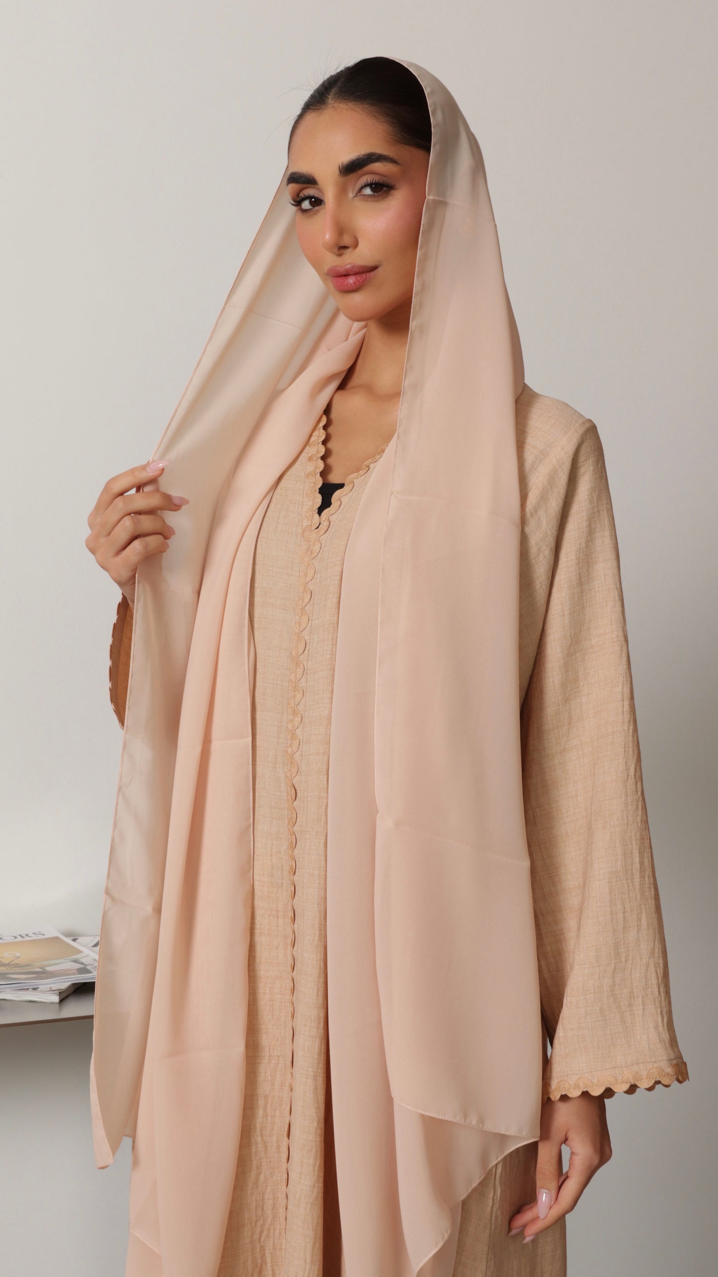 E95- waves beige abaya