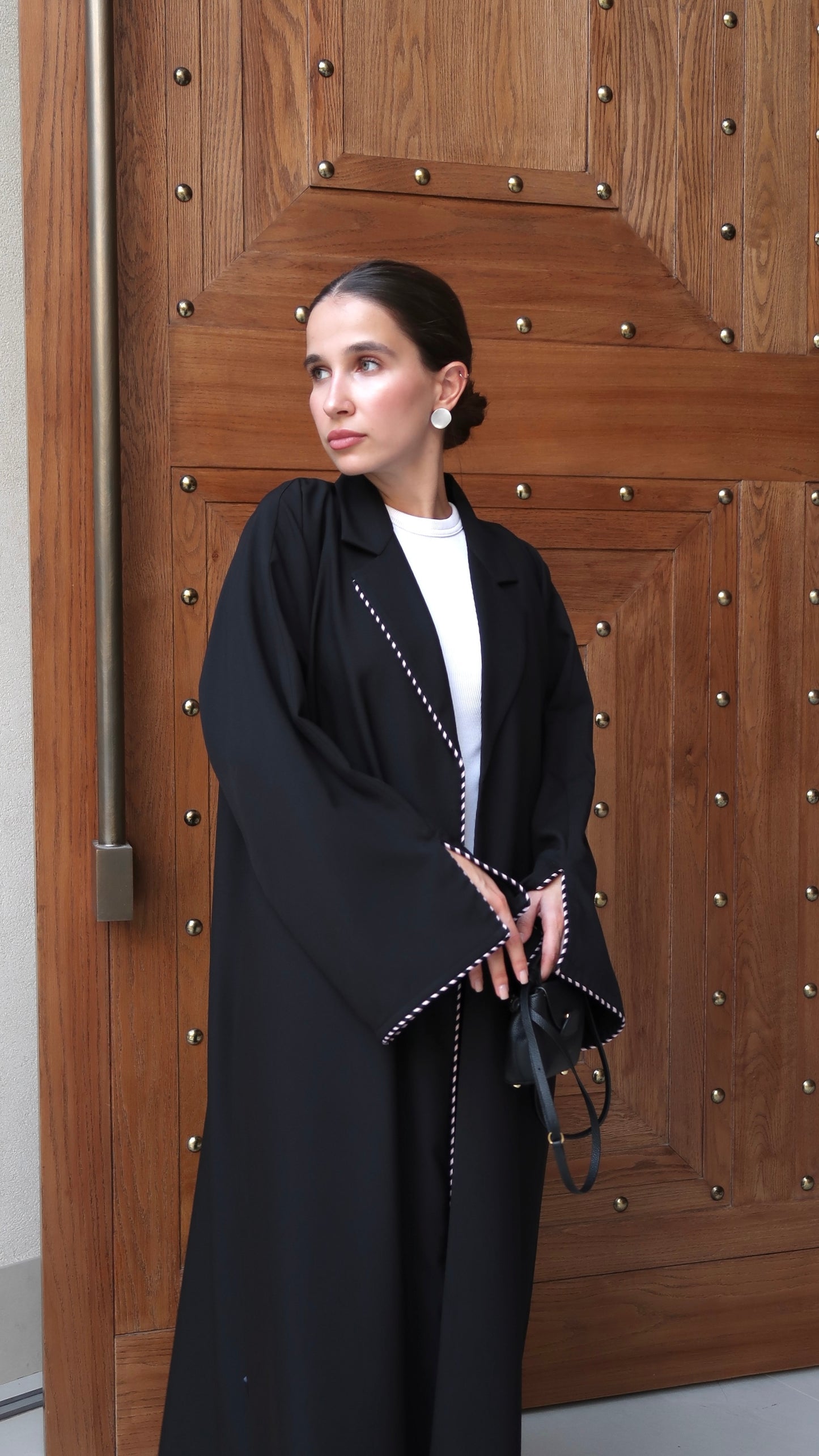 E66 Abaya
