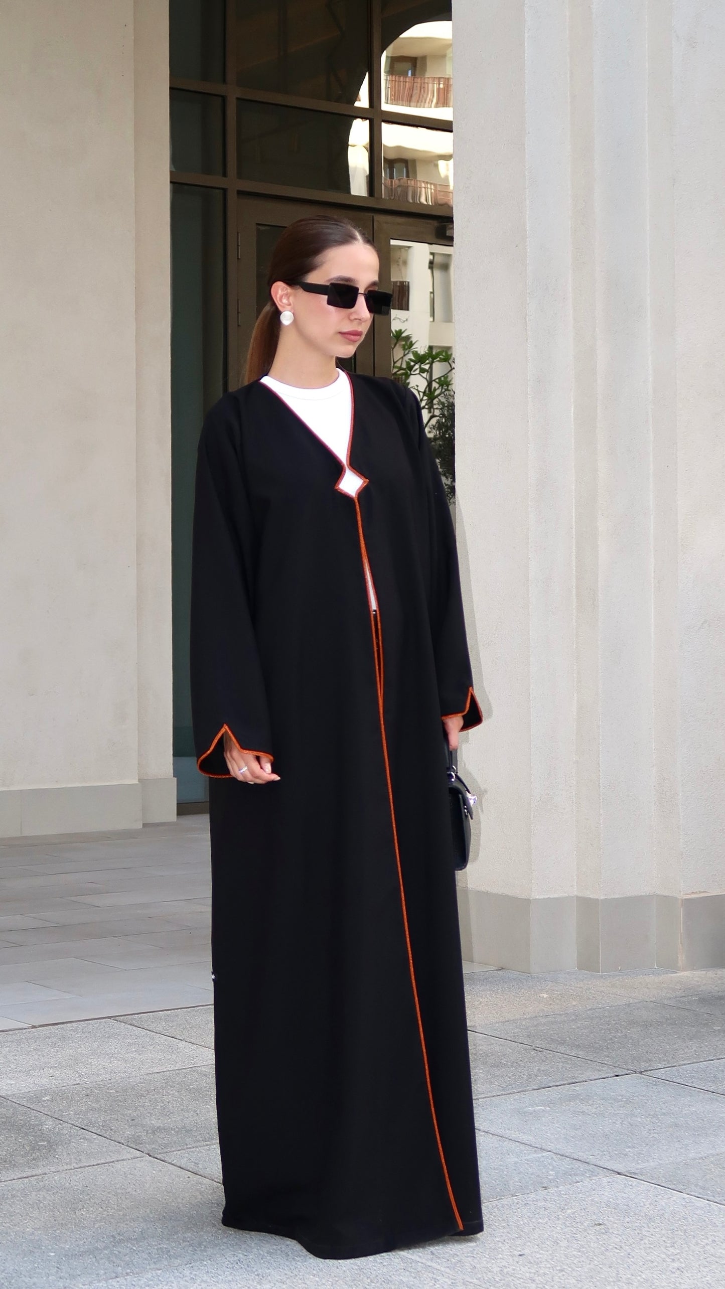 E65 Abaya