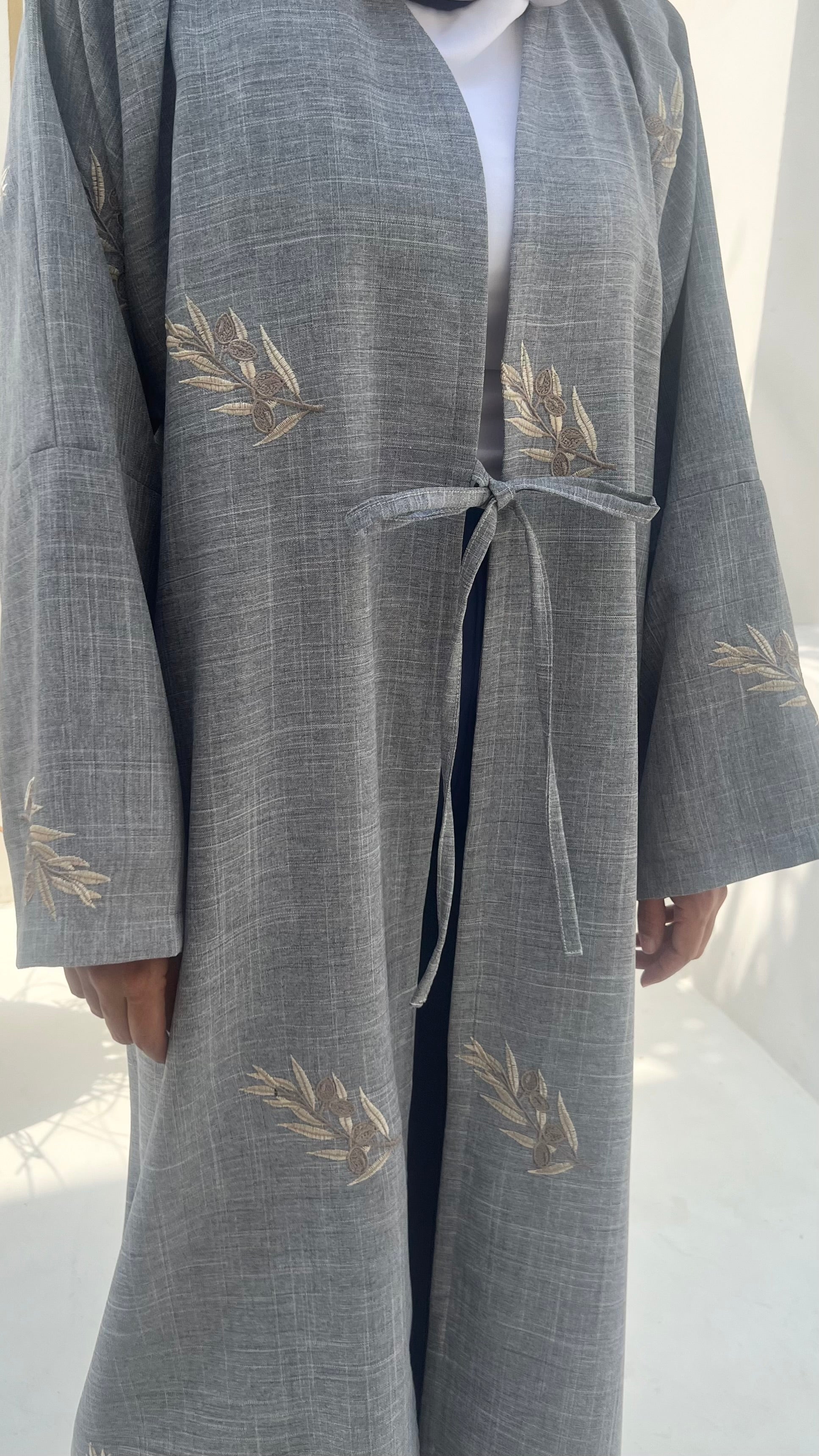 E34- Grey linen with embroidery