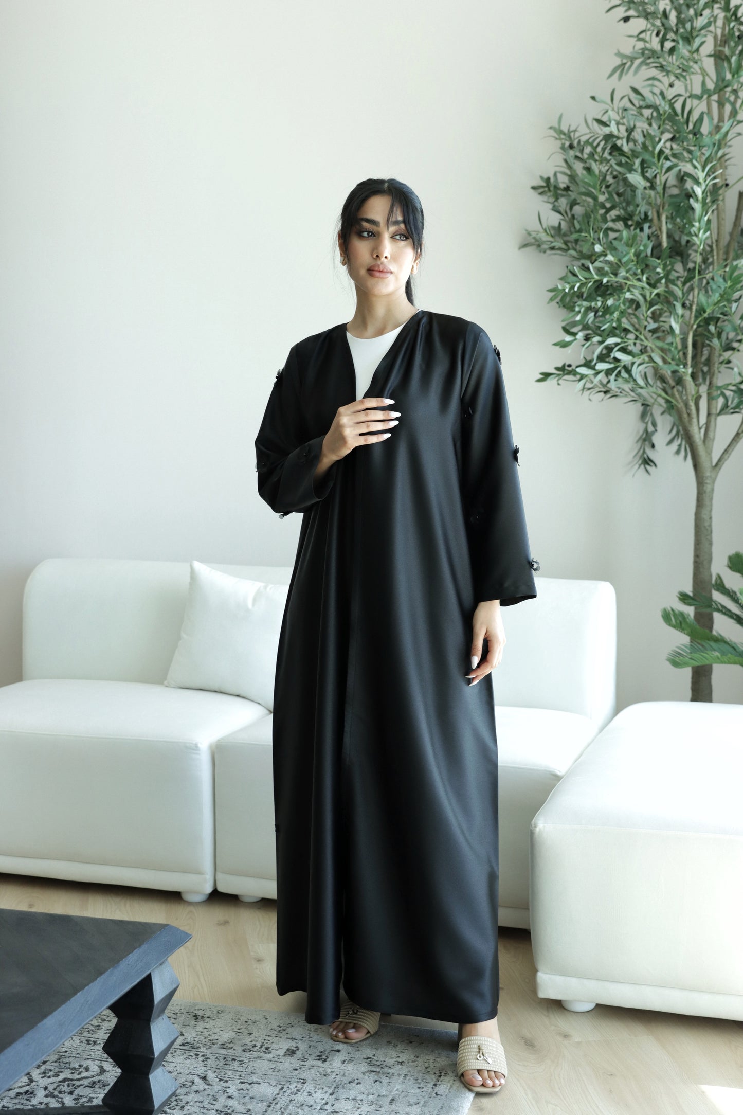 E26 Abaya- black