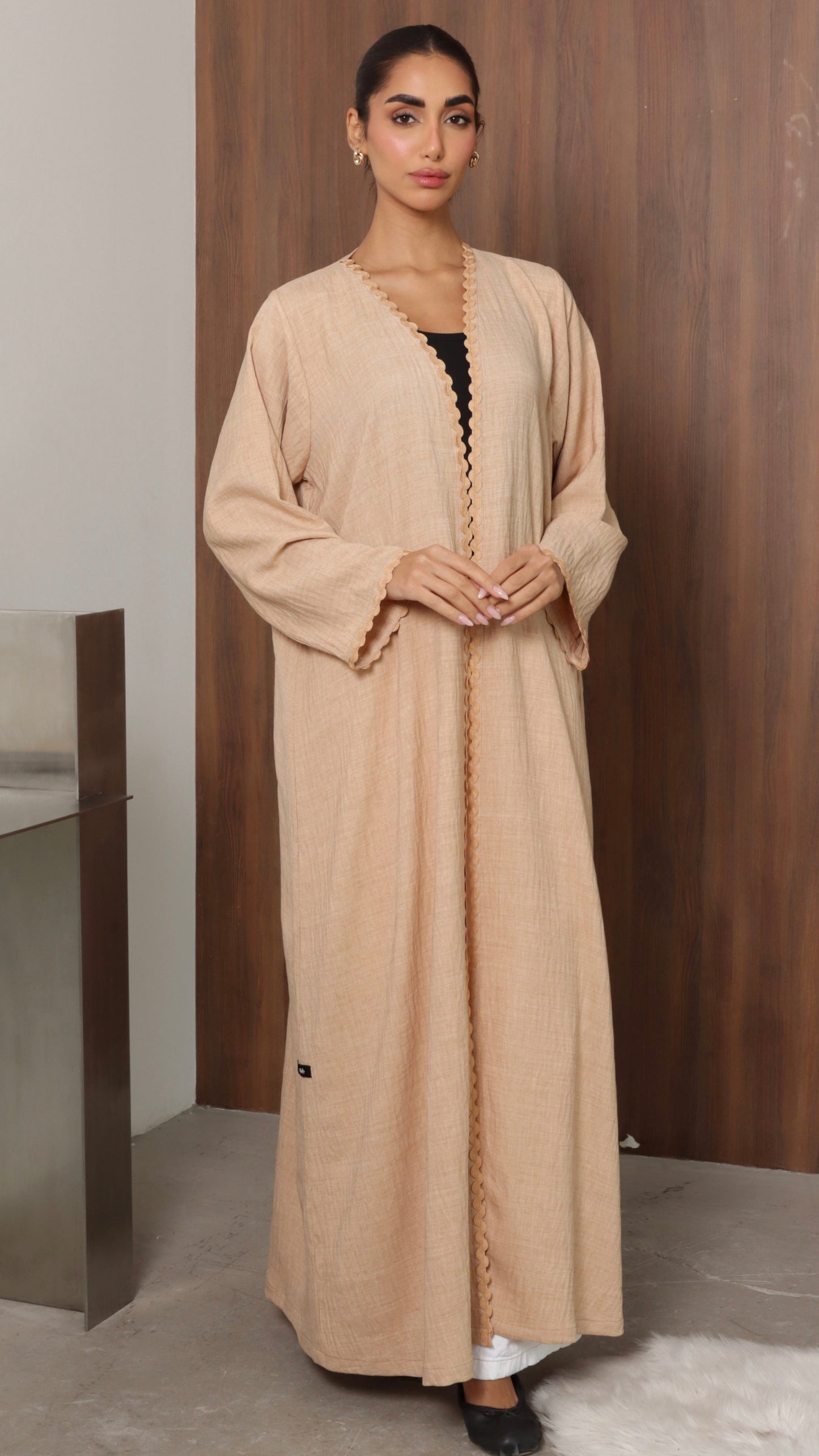 E95- waves beige abaya