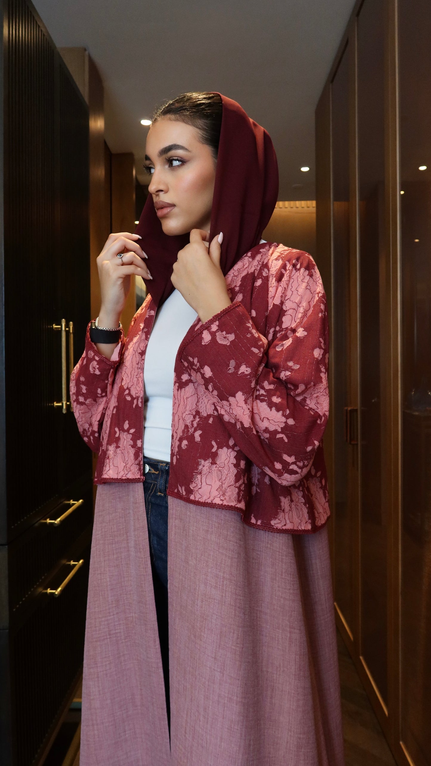 E130- Maroon & pink lace linen abaya