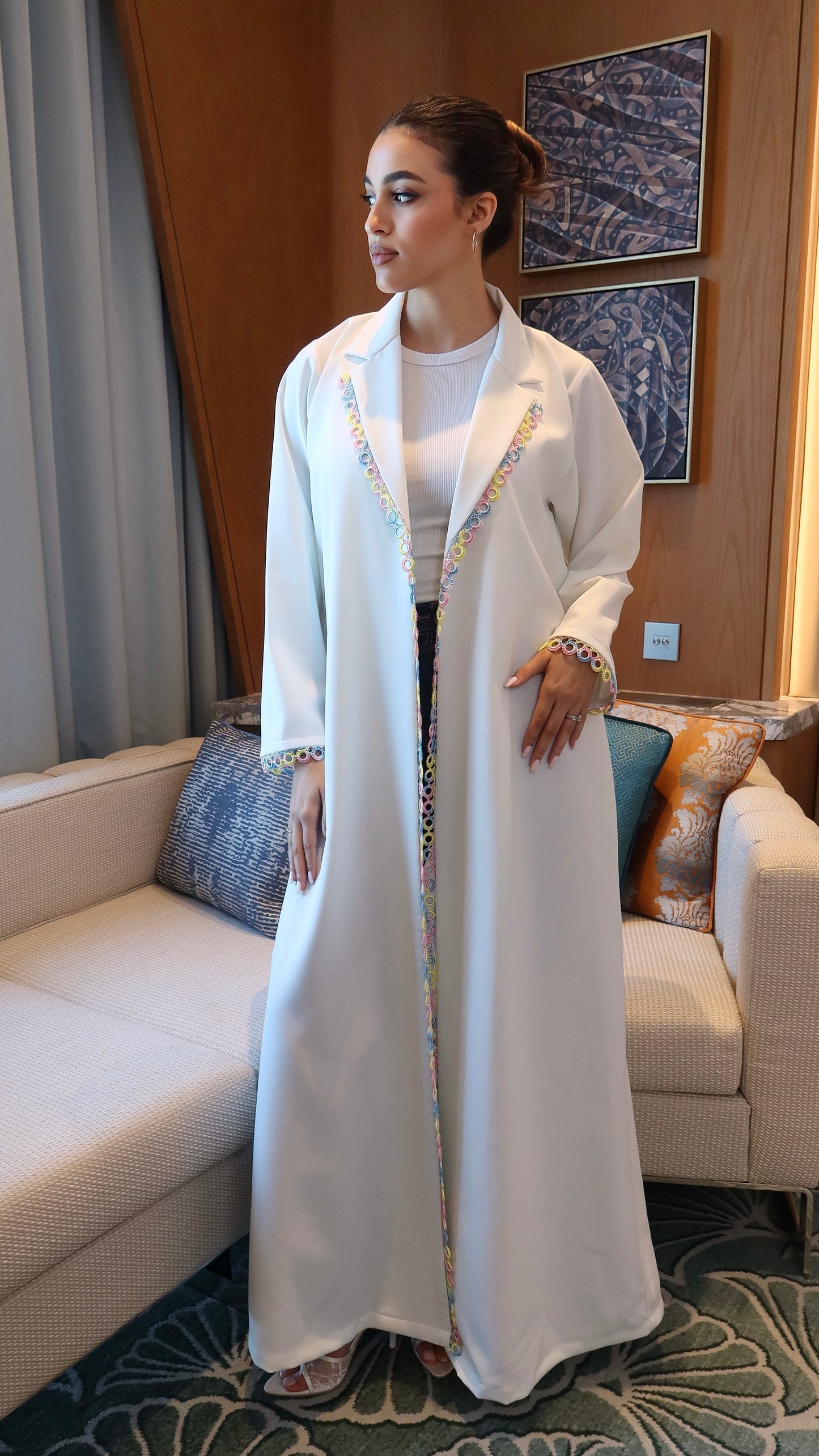 E129- Rainbow Crochet colar abaya
