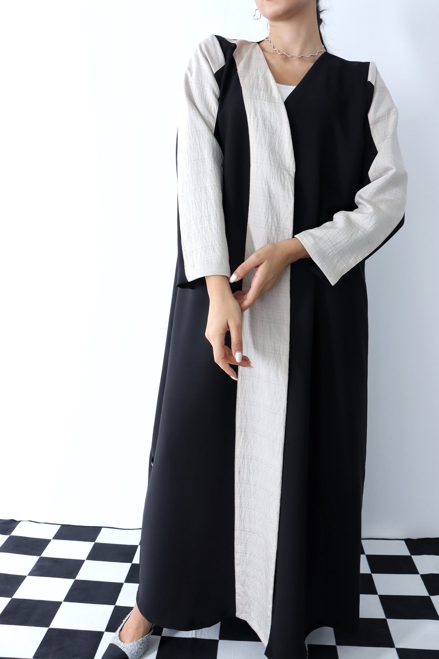 O337 Abaya