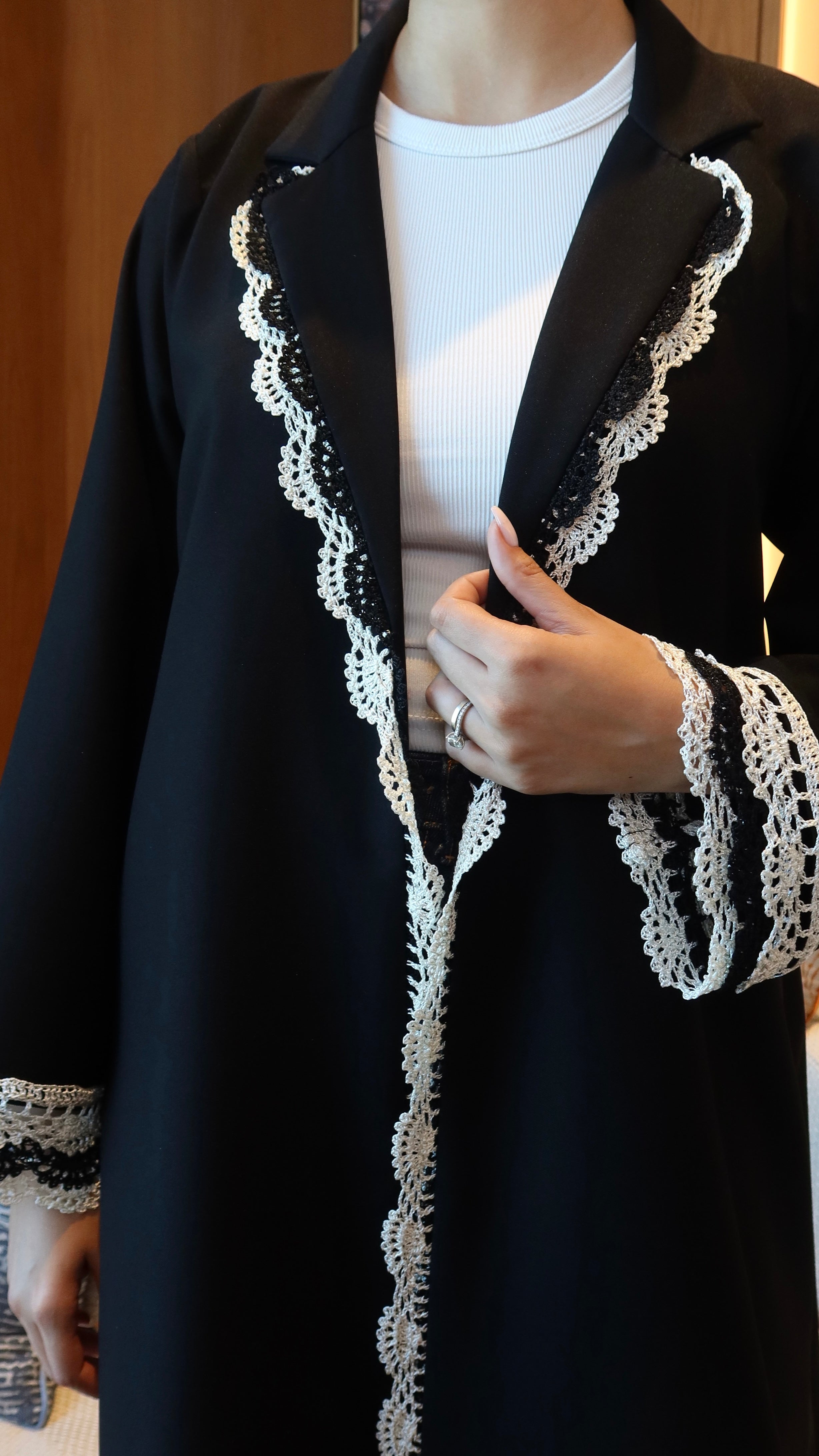 E128- Crochet colar abaya black