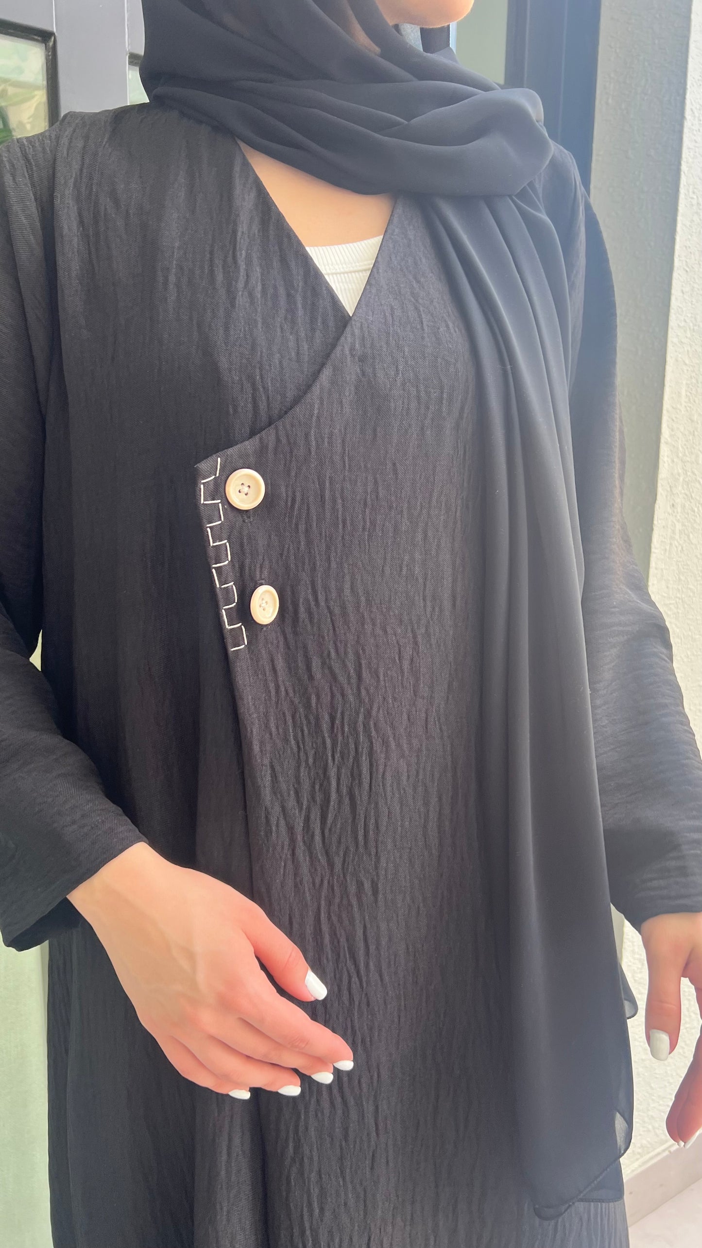 E22 Abaya- black