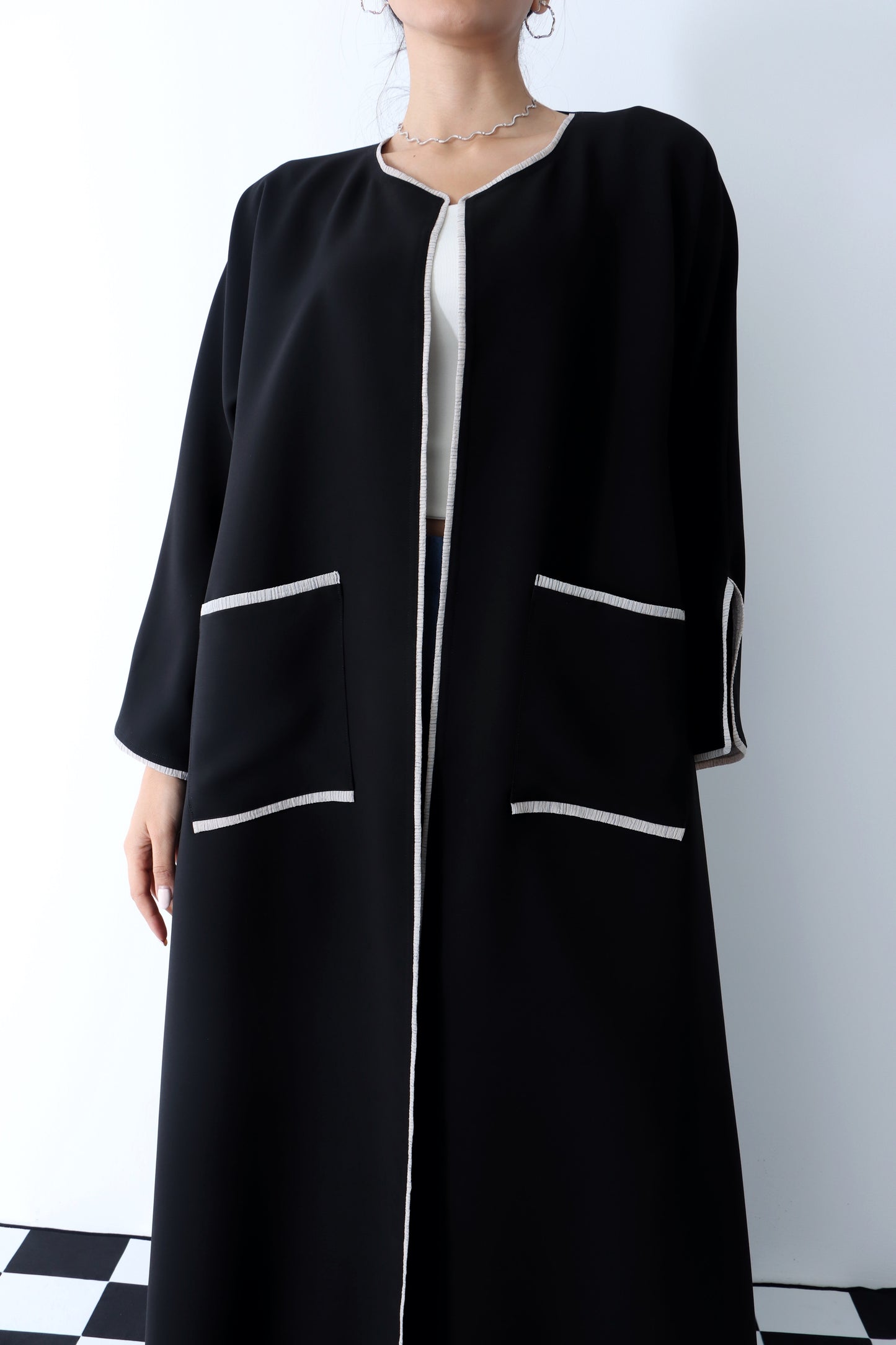 O335 Abaya