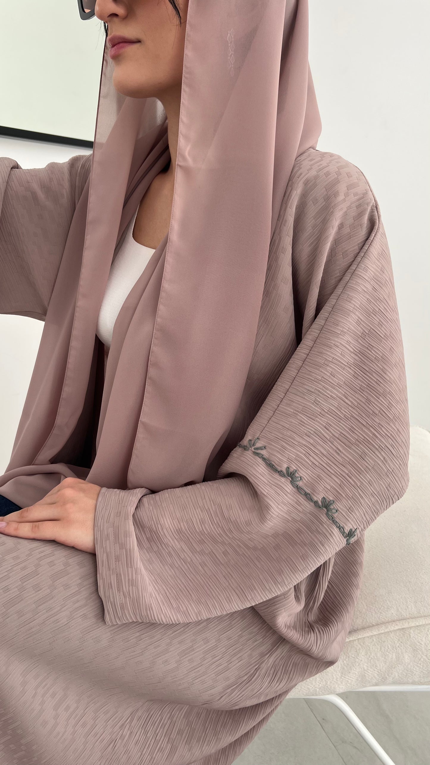 E14 Abaya- beige