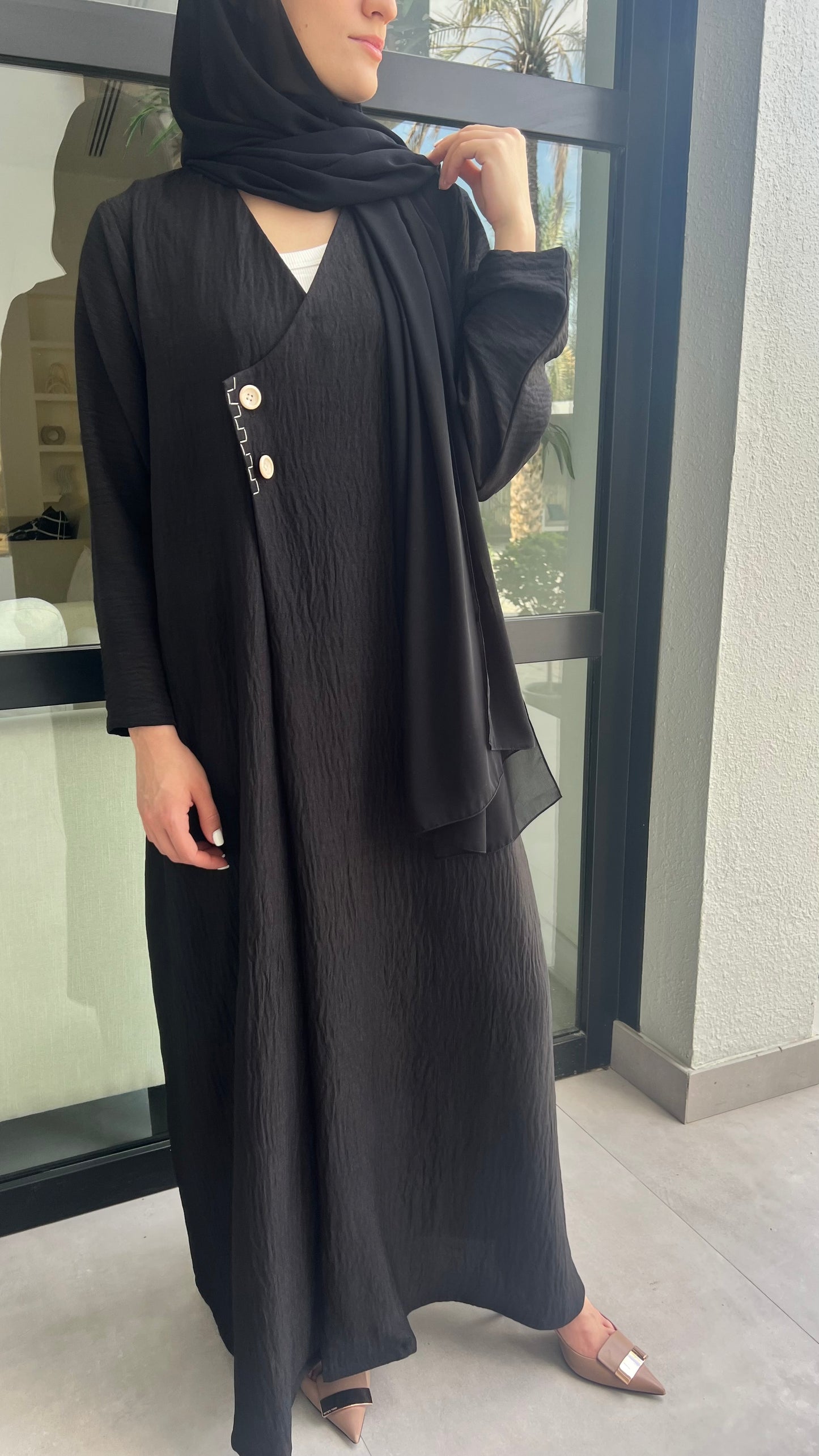 E22 Abaya- black