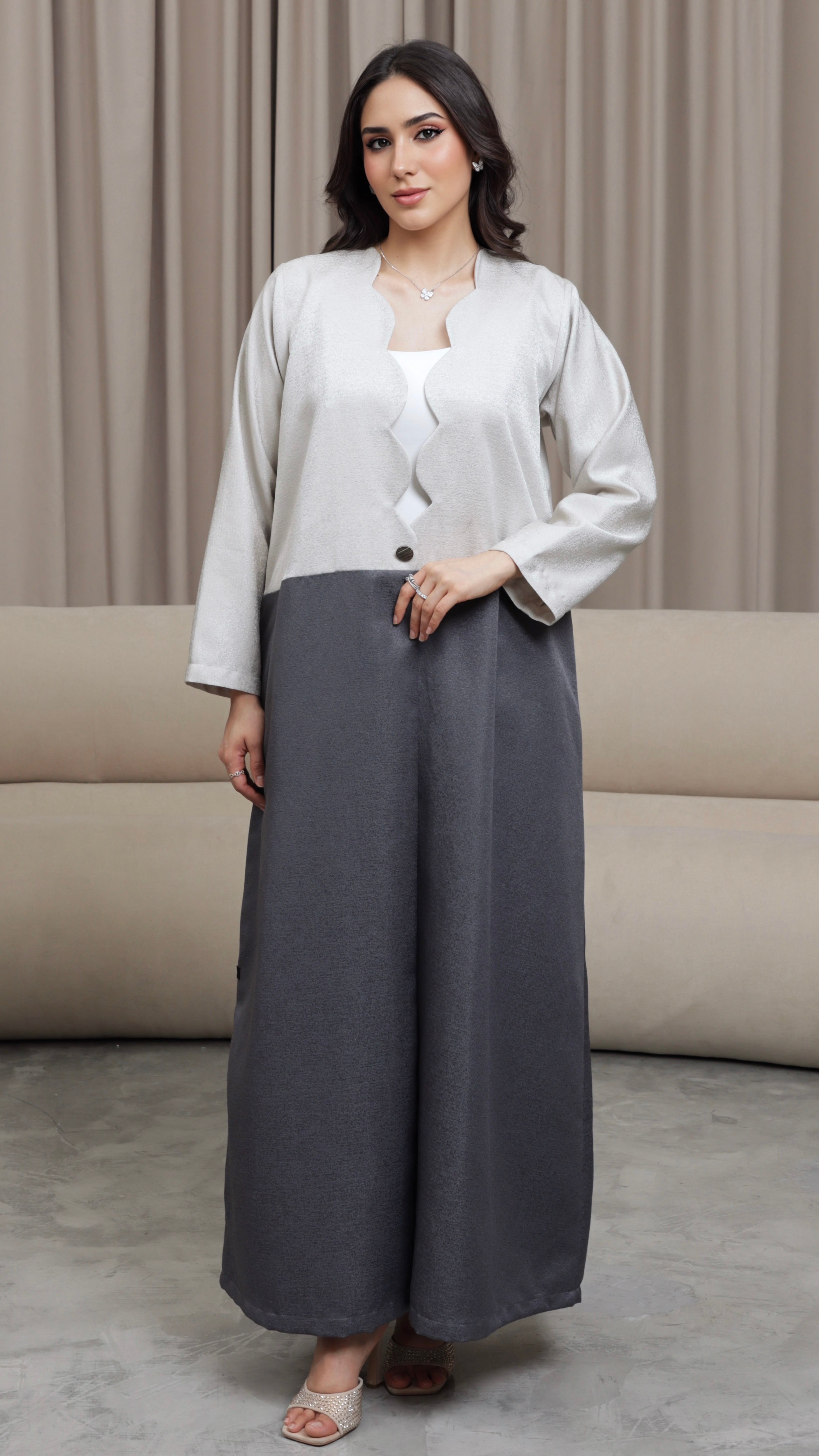 E114- Two-Tone Wave Cut Abaya