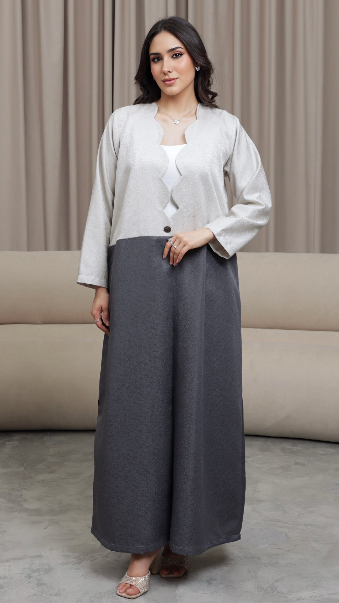 E114- Two-Tone Wave Cut Abaya