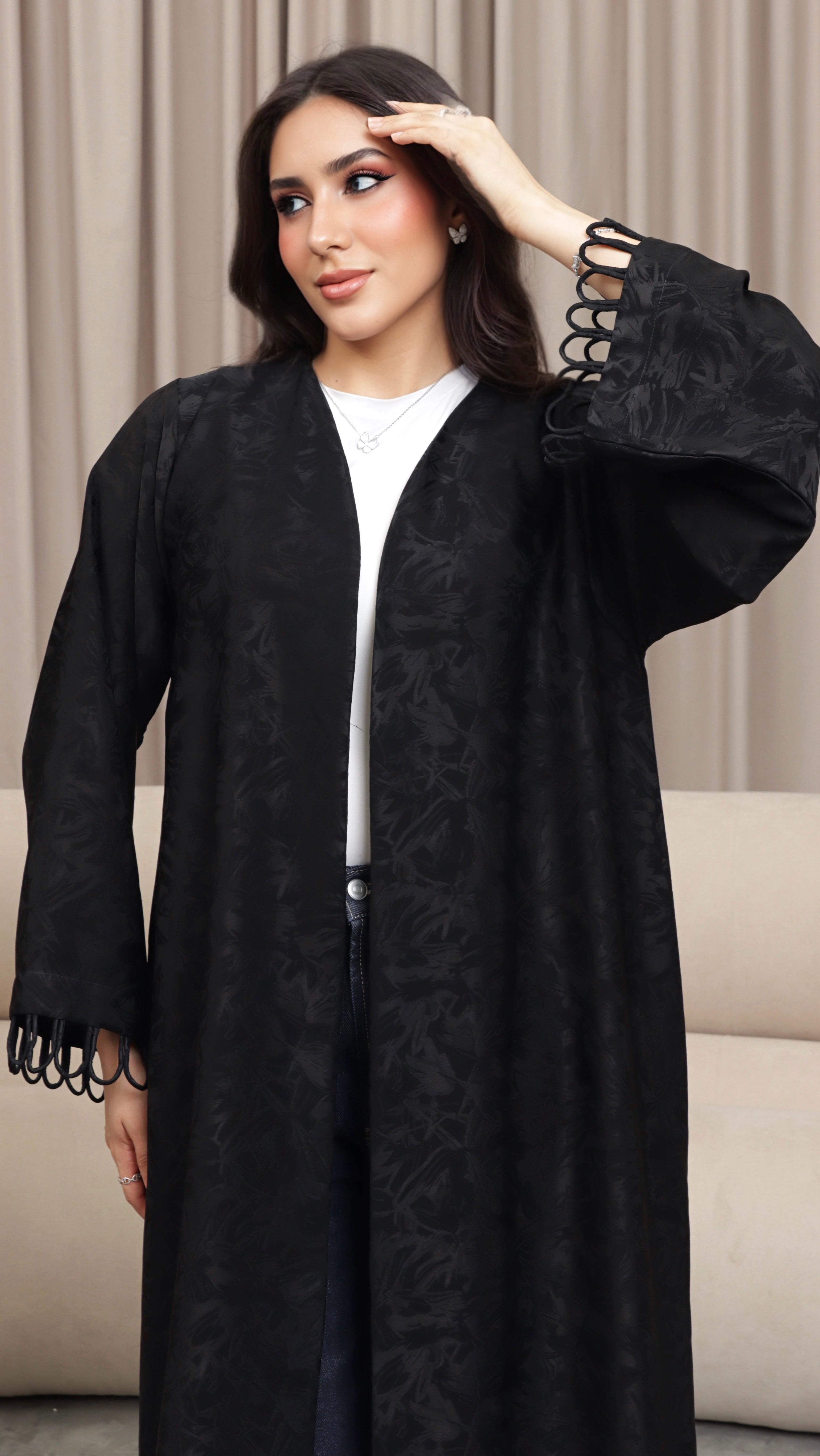 E120- Black knot abaya