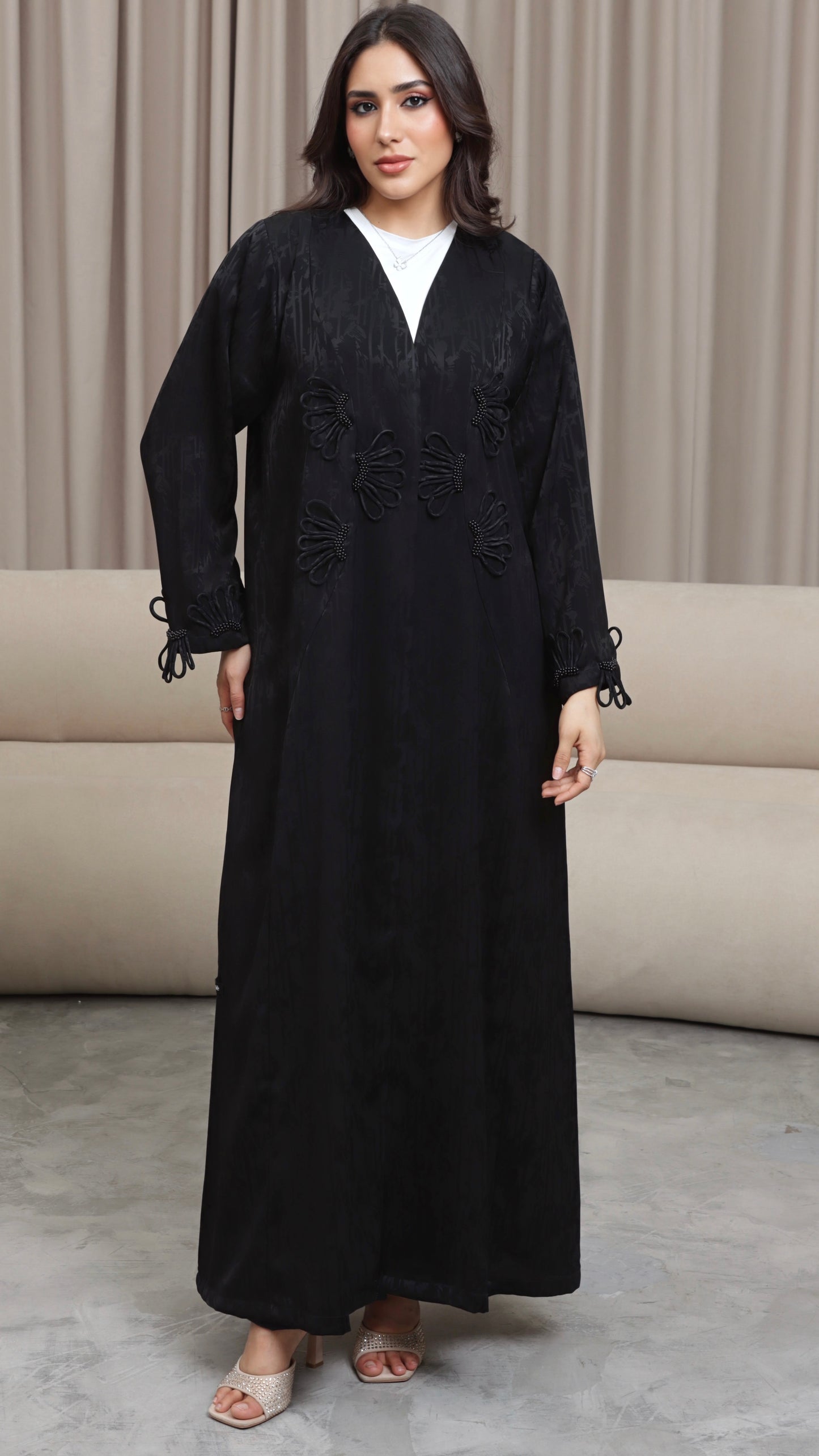 E118- Black Jacquard bloom abaya