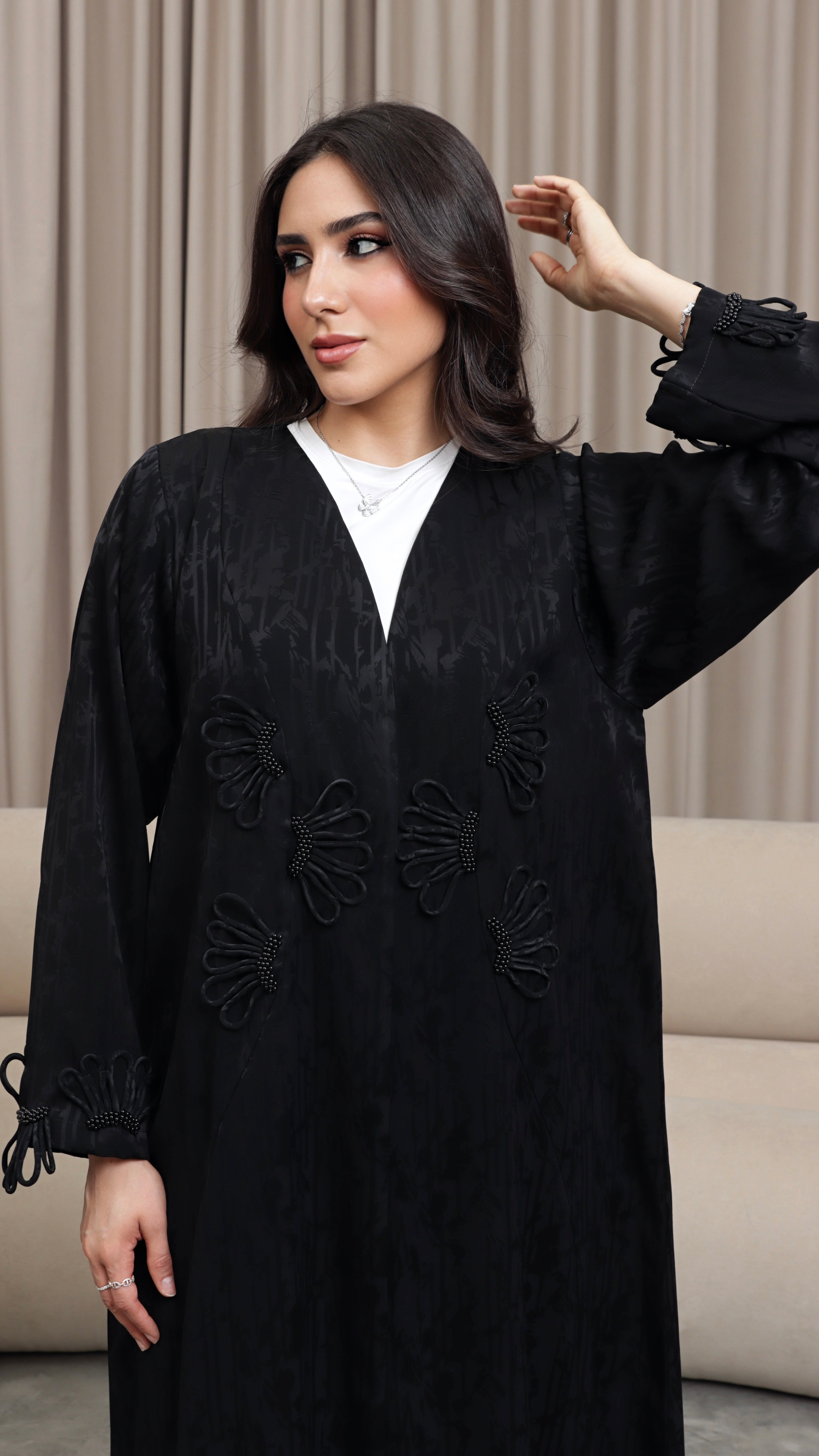 E118- Black Jacquard bloom abaya