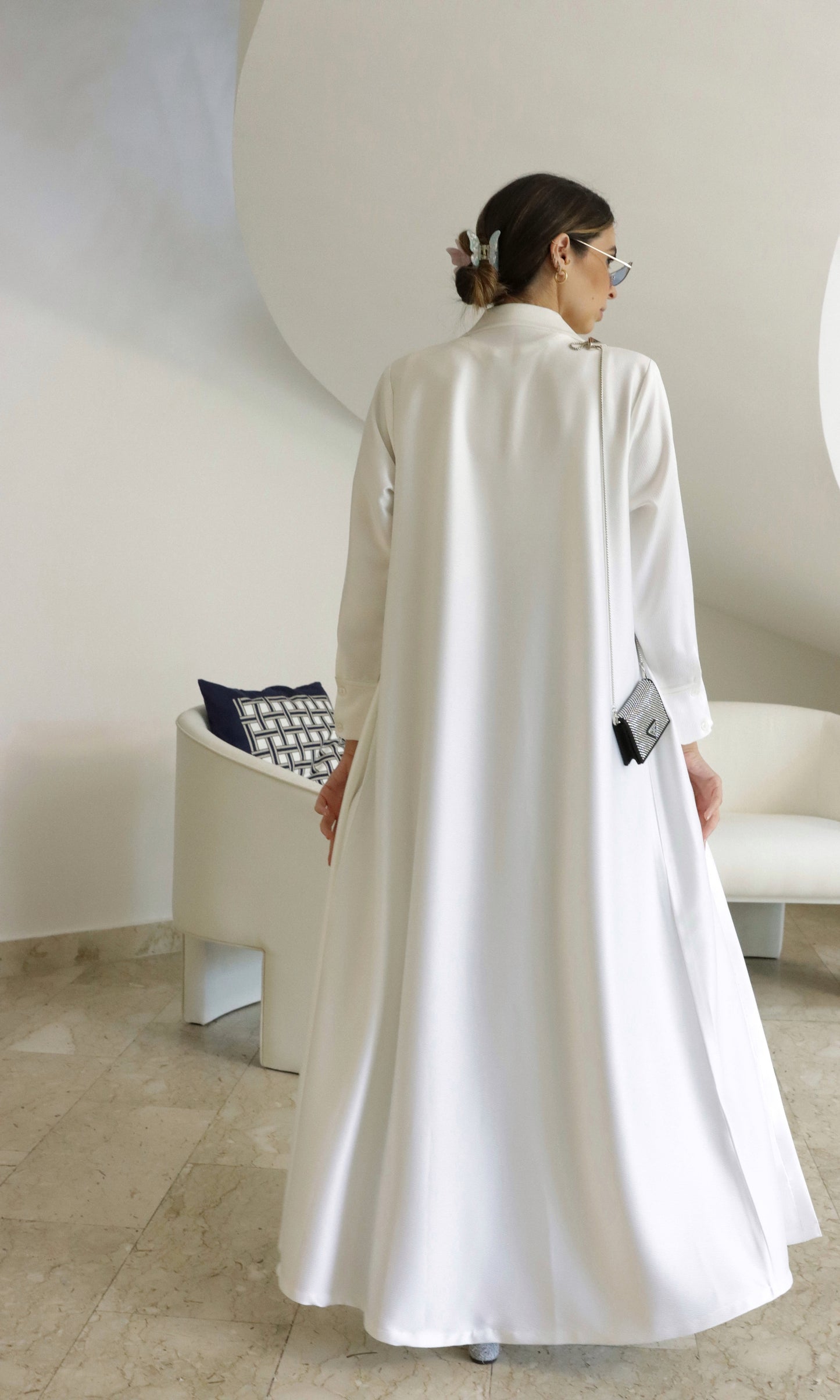 E17 Abaya- White